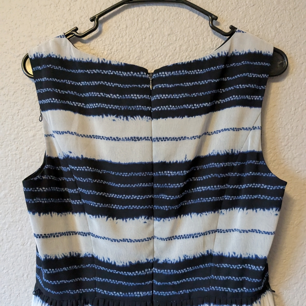 Adrianna Papell Pleated Sleeveless Striped Dress - Navy Blue White Sz.10 - Picture 8 of 13